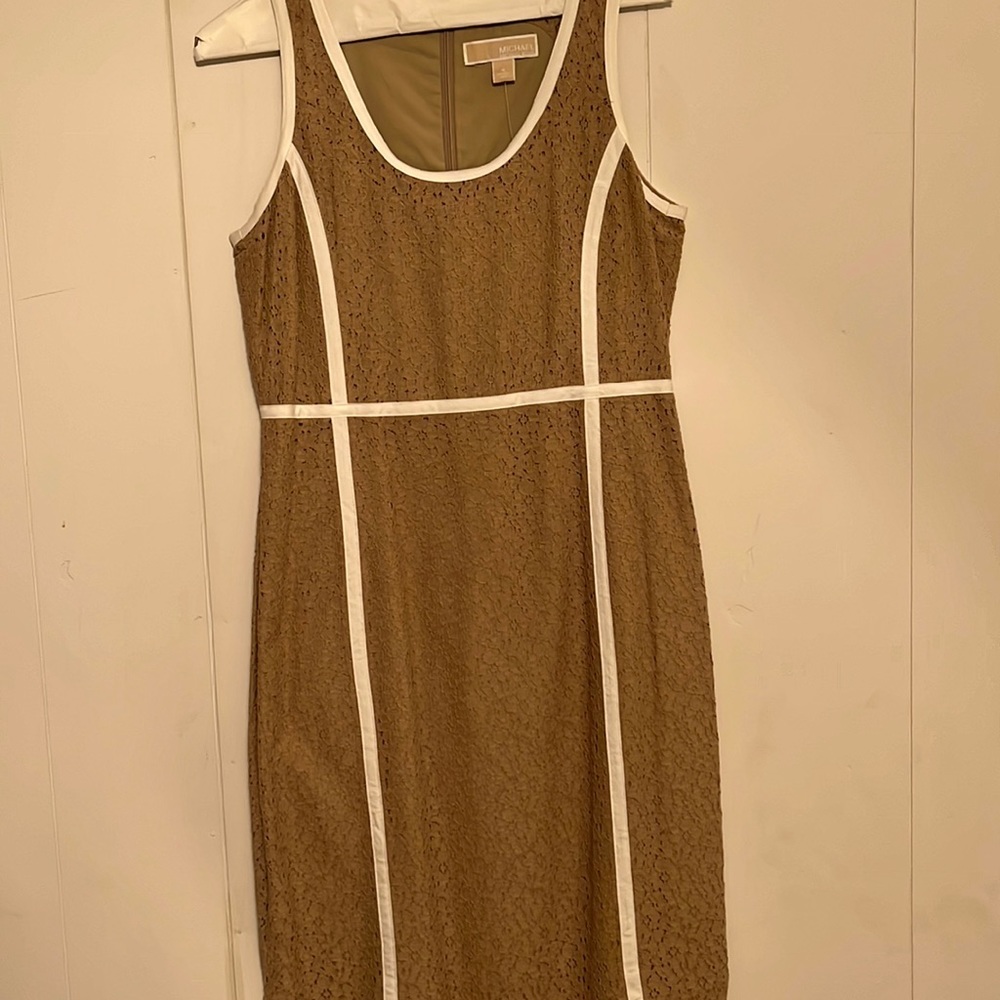 Michael Kors mid length nicely lined dress size 4 brand new